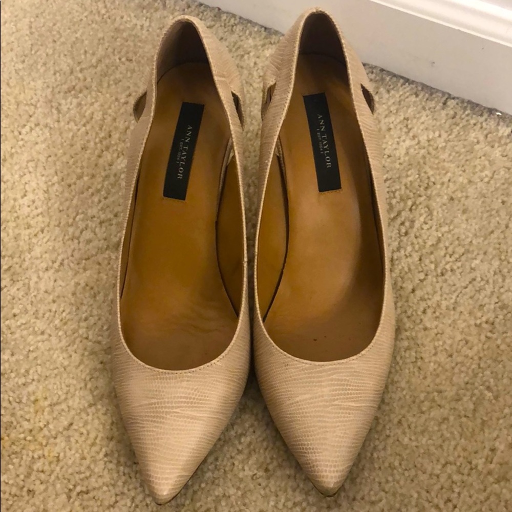 Ann Taylor pumps